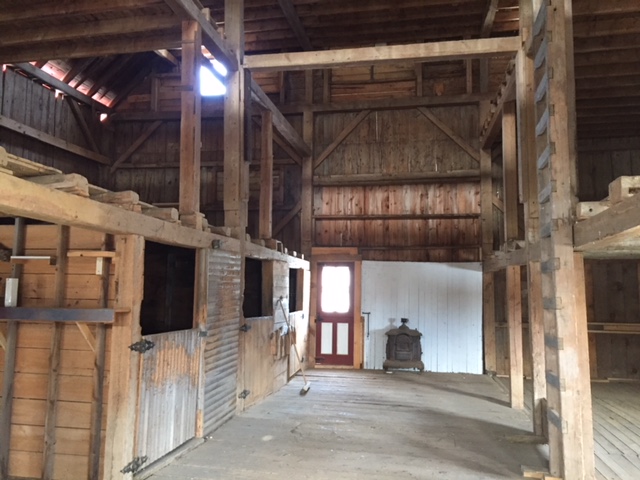 Luxury Barn Wedding Venue in Maine