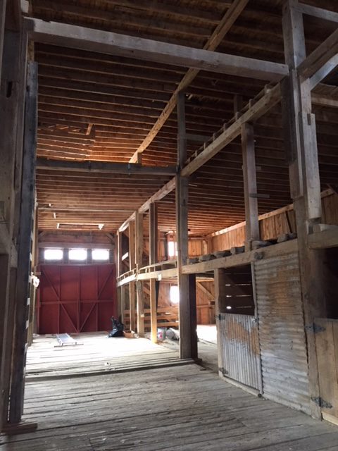 Luxury Barn Wedding Venue in Maine