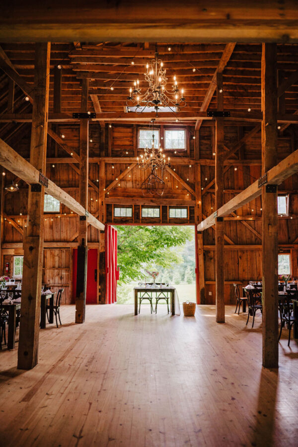 Luxury Barn Wedding Venue in Maine